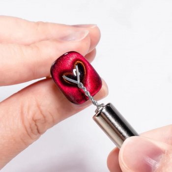 Heart Cat Eye Magnet Stick: Crisp Lines & Halo Effects